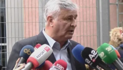 Avokati Maks Haxhia: Ergys Agasi po përdoret politikisht. Nuk është arratisur