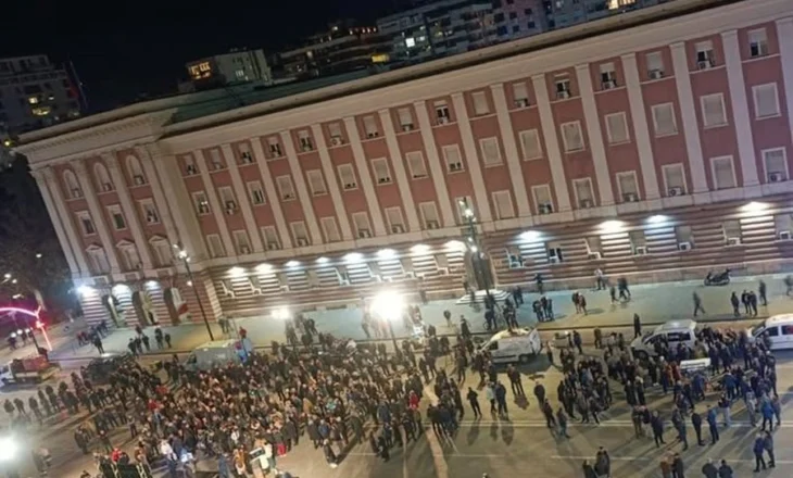 Balla ironizon foltoren e PD-së: Si mos më keq dasma këtë javë