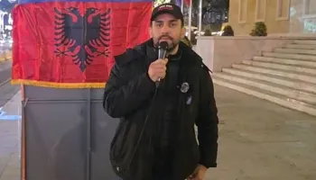 “Balluku dhe zyrtarë të tjerë kanë abuzuar me paratë publike”/ Lapaj thirrje për t’ju bashkuar protestës