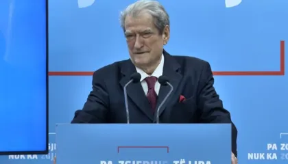 ‘Balluku, kryetare e një organizate kriminale’, Berisha: Bashkë me Ergys Agasin është mafia! Protesta të qëndrueshme…