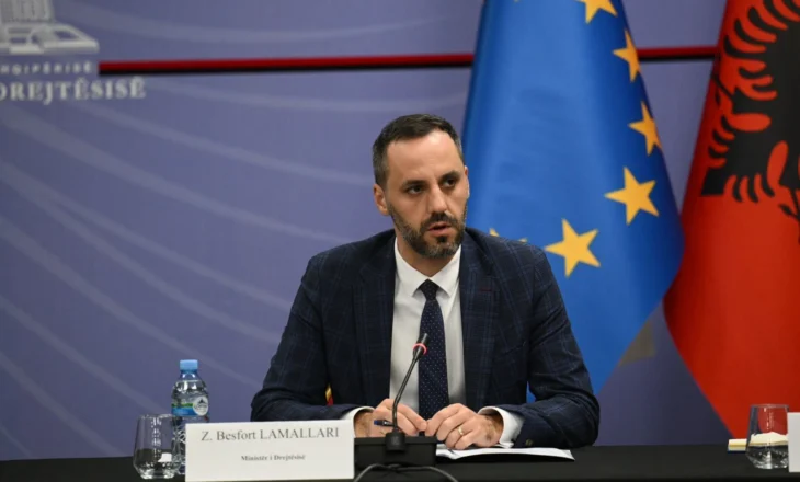 Balluku në Kushtetuese, Lamallari ndan fjalët e magjistratit italian: Mbrojtja e parimeve kushtetuese, detyrë e përditshme e çdo demokracie