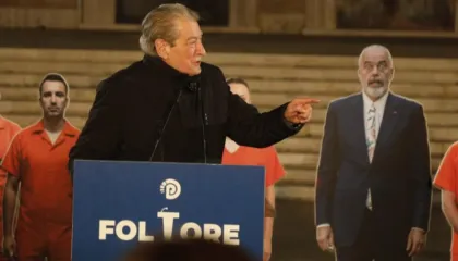 Banorët e Vlorës disa ditë pa ujë/ Berisha: Ia zunë në fyt kafshatën e ‘galasë’!  I përzunë hajdutët nga salla ku festonin!