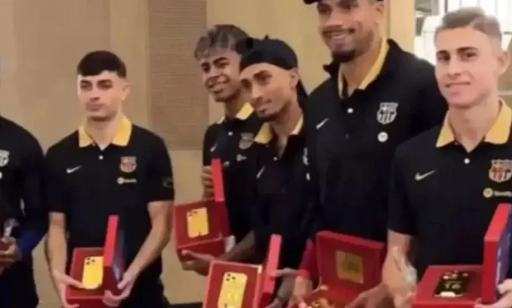 Barcelona, çfarë dhuratash surprizë! Çdo lojtar merr nga një iPhone të artë 10 mijë eurosh