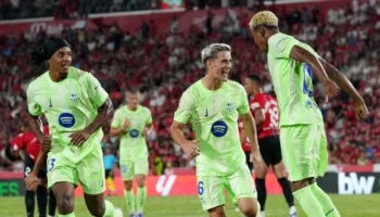 Barcelona “gjuan” te Napoli, Inter dhe Milan. Katalanasit kanë listën me 3 emra për të gjetur mbrojtësin e duhur