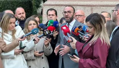 Bardhi: Do kërkojmë që Këshilli i Mandateve të mblidhet në fillim të javës, Peleshi po i jep kohë Ballukut të prishë provat