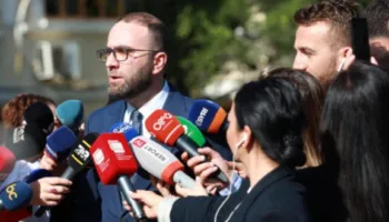 Bardhi: Rama dhe Peleshi po i japin kohë Ballukut të prishë provat!