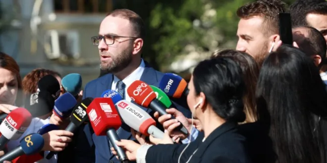 Bardhi: Rama dhe Peleshi po i japin kohë Ballukut të prishë provat!