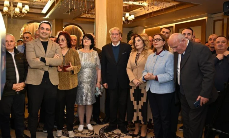 ‘Bashkëbisedim i hapur’/ Kreu i PD, Sali Berisha takohet nesër me demokratët e Degës nr. 9 në Tiranë