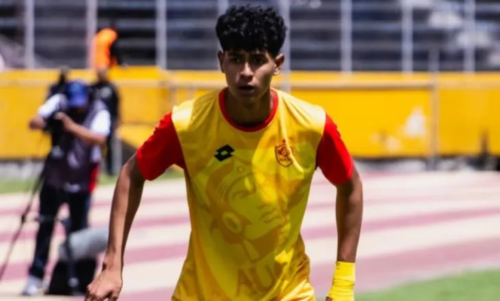 Bayerni Munich “hedh grepat” në Ekuador, gati marrëveshja me yllin 17-vjeçar