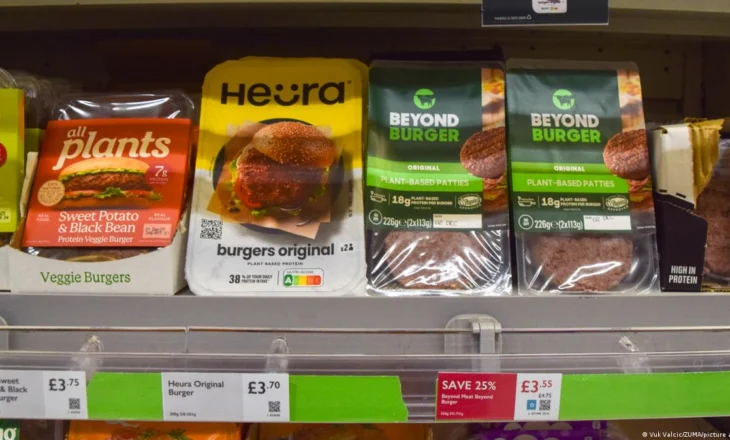 BE-ja vendos ndalimin e etiketave ‘burger vegjetarian’ dhe ‘salsiçe’