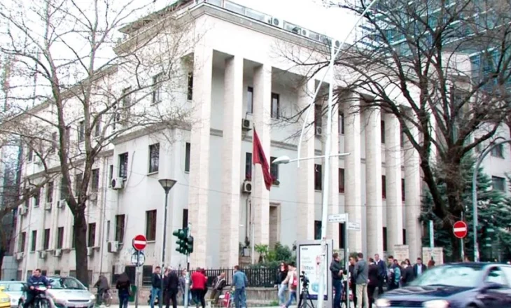 Begaj dekreton emërimin e Genti Shalës si gjyqtar të Gjykatës së Lartë