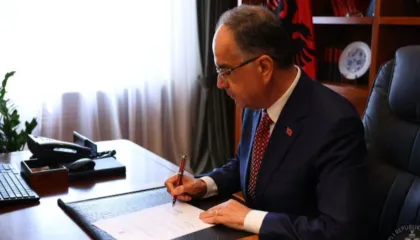 Begaj dekreton lirimin nga detyra të Ambasadorit të Shqipërisë në NATO