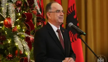 Begaj mbledh gazetarët për festat e fundvitit: Keni profesion më të vështirë se mjekët!