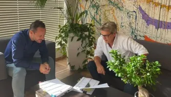 Benet Beci i pandehur për herë të dytë, si e “dogji” Evis Berberi: 500 mijë euro për profesorët e Harvardit, 320 për ne me dy klasë shkollë (AFERA)