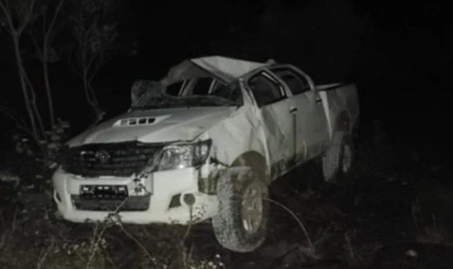 Berat/ Shoferi dhe 3 pasagjerë të plagosur, fuoristrada bie në përrua në aksin Mbreshtan-Pashalli