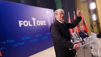 Berisha: Agjencitë shtetërore marrin peng njerëzit që të tërhiqen nga tenderat