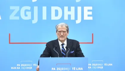 Berisha: Ftoj qytetarët dhe forcat opozitare në protestë, sot është dita e kthesës së madhe