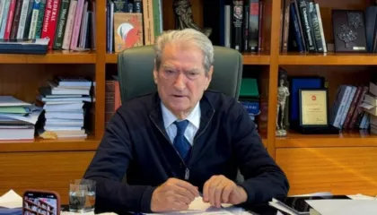 BERISHA GODET FUQISHËM: Balluku pronare e 300 apartamenteve dhe 2 jahteve