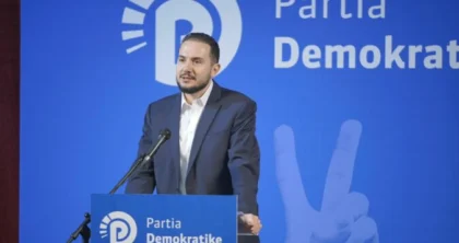 Berisha largon Ervin Salianjin si drejtues politik në Njësinë 6 në Tiranë
