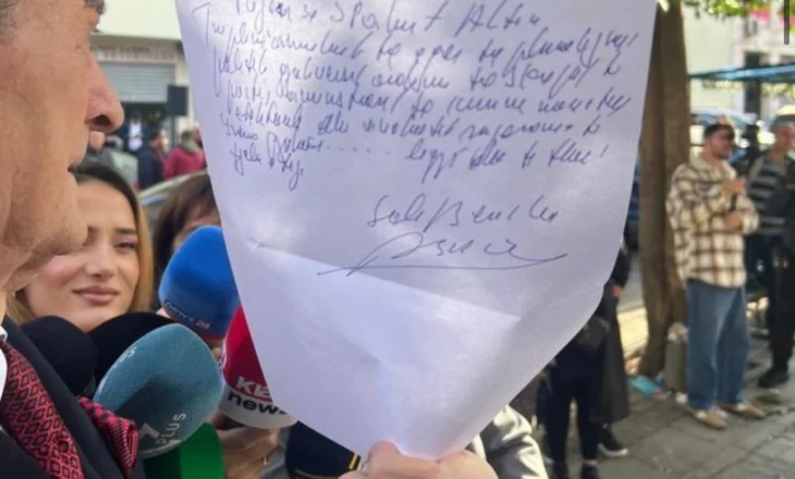 Berisha lexon mesazhin që la në SPAK: Troplinët kanë 4 vite që përdorin Portin e Durrësit, ku nuk kapet asnjë kg dr*gë