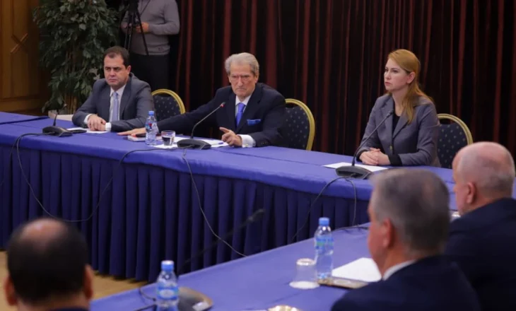 Berisha mbledh aleatët: Të kemi dakordësi të gjërë për Reformën Zgjedhore