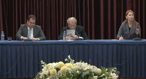 Berisha: Një natë para 11 majit erdhi zarfi me euro dhe me shënimin “mos voto nesër në zgjedhje…”!