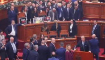 Berisha: Nuk ka parlament pa dorëzuar kriminelët! Silleni Palloshin këtu!