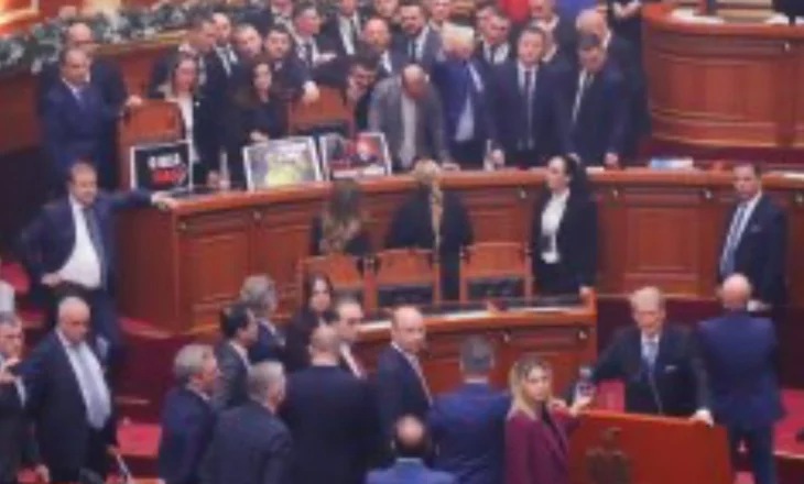 Berisha: Nuk ka parlament pa dorëzuar kriminelët! Silleni Palloshin këtu!