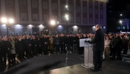 Berisha: Përshëndes protestuesit e Vlorës! Sot mbyllim protestën tonë për të nisur vitin po me protesta