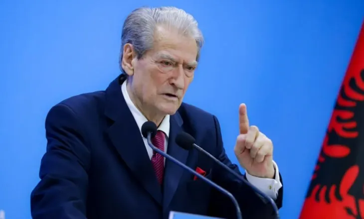 Berisha: Rama i ngërthyer kokë e këmbë nga mafia! Zgjidhja e vetme është një protestë e qëndrueshme deri në largimin e tij