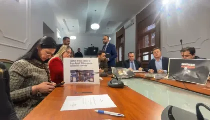 Berisha “spiunoi” Etikën në Facebook, Bardhi: Mbledhja është me dyer të mbyllura! Manja merr vendimin