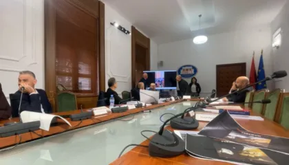 Berisha “spiunon” Sekretariatin e Etikës, çfarë po ndodh në mbledhje