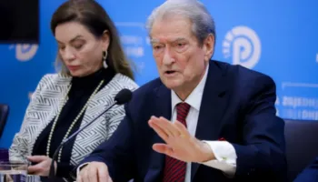 Berisha thirrje alarmante pas protestës: Të përshkallëzojmë luftën deri në fund…