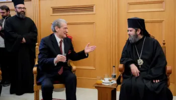 Berisha uron Krishtlindjen: Le të festojmë me besim dhe shpresë