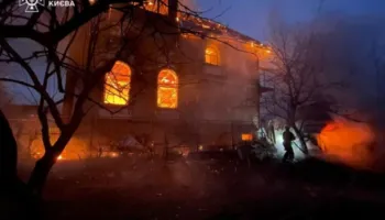 Bisedimet për paqe/ Zelensky njoftoi takimin me Trump, Rusia sulmon gjatë natës Kievin