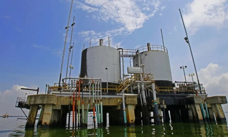 Bllokada e SHBA-së ndaj eksporteve të naftës venezueliane, reagon Karakasi: Transportimi te partnerët ndërkombëtar vijon pa problem