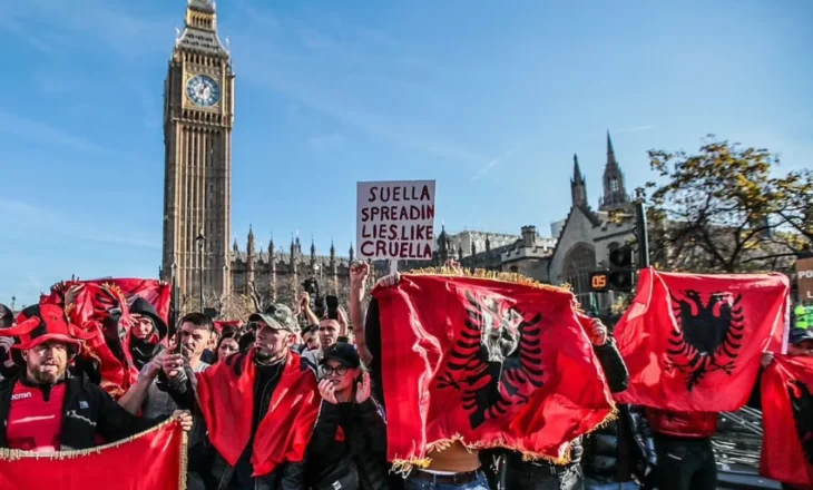 Britania u jep shqiptarëve 3 mijë paund për t’i larguar nga vendi: Fëmijët nuk përjashtohen!