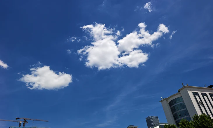 Burimet e lëvizshme bëhen kontribuues të mëdhenj në ndotjen e ajrit