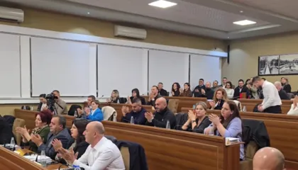 Buxheti i Shkodrës 3.4 mld lekë, miratohet me 30 vota pas 4 orësh me shumë debate dhe përplasje politike