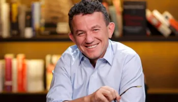 Buzhala me ironi: Këta përkrahësit e Albinit në Tiranë pse nuk vijnë me jetu në Prishtinë?