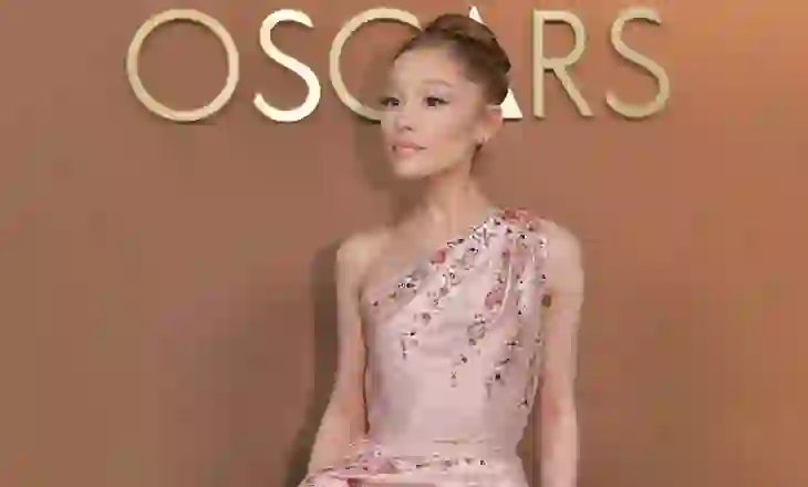 Çfarë është dismorfia trupore, sëmundja nga e cila dyshohet se vuan Ariana Grande dhe cilat janë rreziqet serioze që ajo sjell?