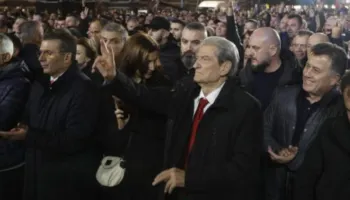 Çfarë ka në plan PD? Forca të shumta policie vrapojnë përgjatë Bulevardit