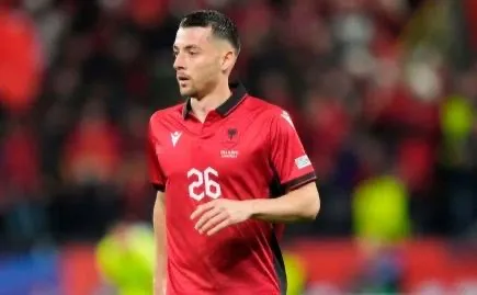 Deklarata e trajnerit të Hull Sitit: Arbër Hoxha mund të çojë Shqipërinë në Botëror