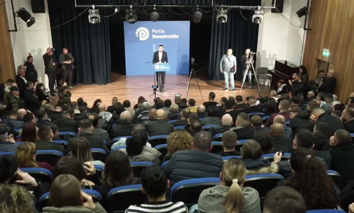 “Demokratët janë lodhur”/ Takimi në Durrës, Salianji: Do na urrejnë nëse nuk u përgjigjemi në kohë shqetësimeve të tyre
