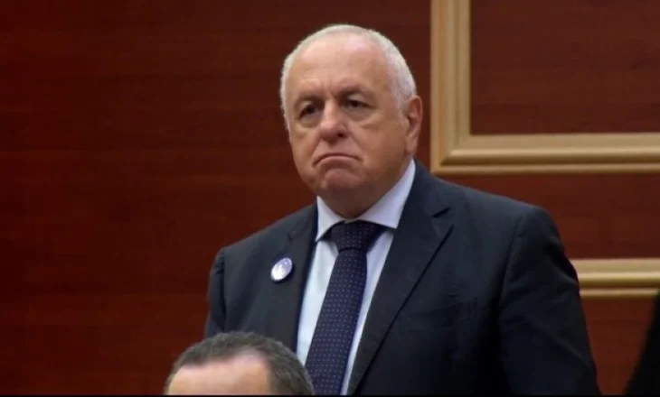 Deputeti Tritan Shehu propozon amendament për 2 miliard lekë shtesë për buxhetin e qarkut të Gjirokastrës