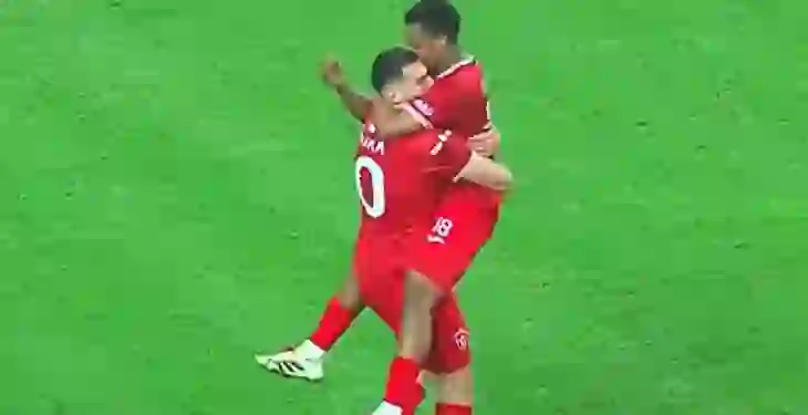 Derbi Tirana-Partizani/ “Demat” marrin nën kontroll derbin, Skuka shënon golin e dytë ndaj bardhebluve