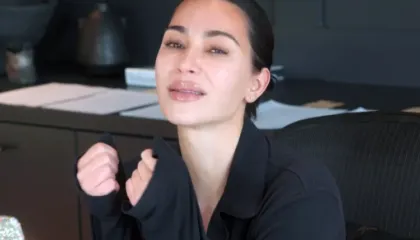 “Dështimi nuk është fundi”, Kim Kardashian ndan emocione dhe sfida nga rrugëtimi ligjor