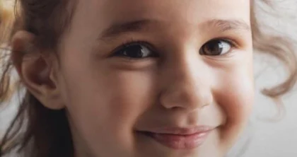 Dhjetor, Të buzëqeshësh me SMILE.al!