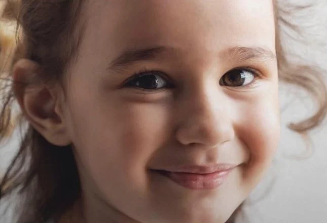 Dhjetor, Të buzëqeshësh me SMILE.al!