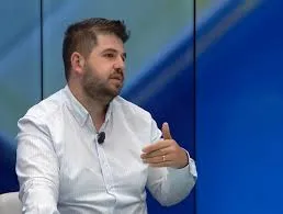 Dhjetori i skandaleve/ Habit eksperti, ja personazhi më i klikuar nga shqiptarët